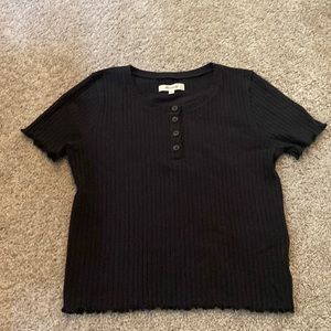 brand new basic black tshirt. size s